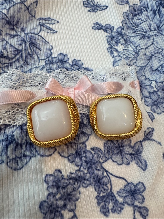 CHANEL Jewelry - Authentic vintage 1993 Chanel Earrings w/Gripoix poured glass & gold border